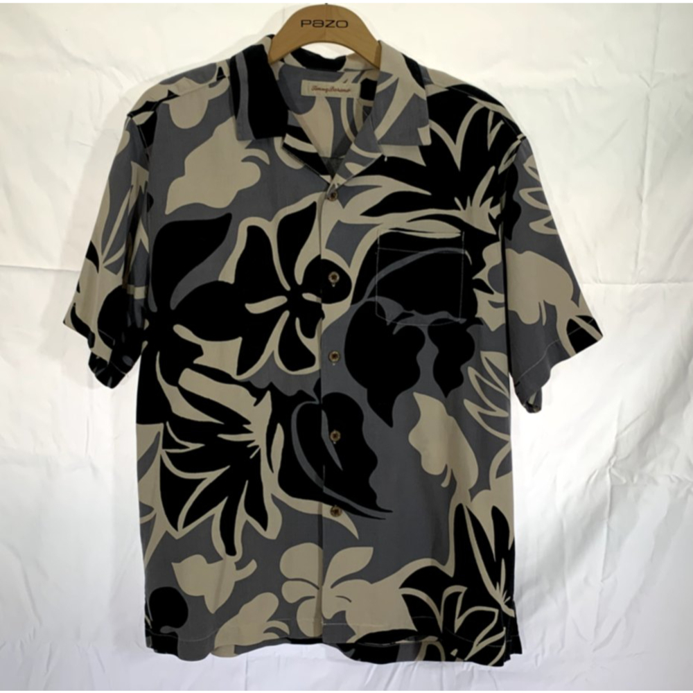 Tommy  Bahama 100% Silk Hawaiian Shirt Black White Waves Floral Size M